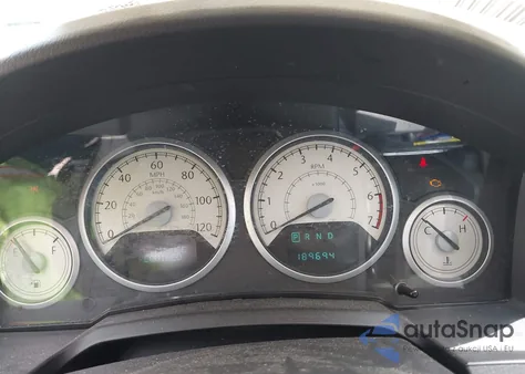 2010 Chrysler Town & Country Touring Plus из США, поврежденный, VIN 2A4RR8D14AR442277